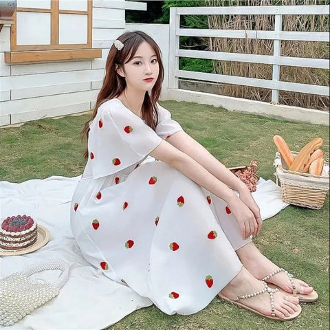 First Love Strawberry Dress for Women's 2023 Summer New Waistband Retro Kikyo Sweet Salt Dress Long Dresses for Women Clothing