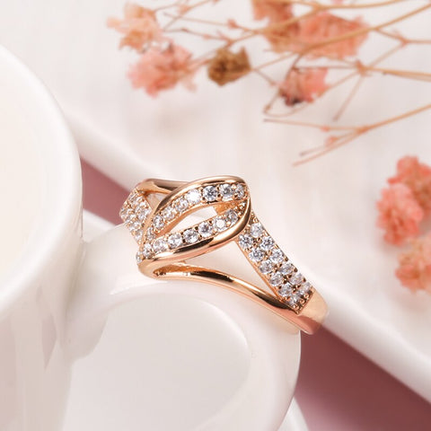 Geometric Hollow Twist Inlay Zircon Women Rings Golden Unusual Jewelry Party Daily Wear Rings