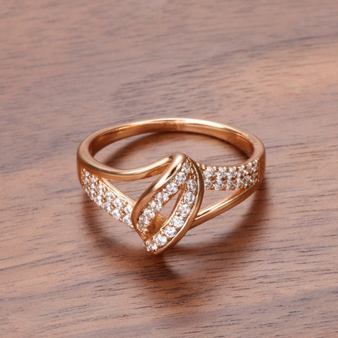 Geometric Hollow Twist Inlay Zircon Women Rings Golden Unusual Jewelry Party Daily Wear Rings