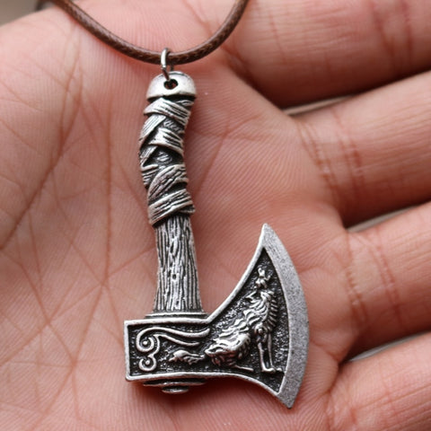 Vintage Viking Warrior Shield Axe Pendant Necklace for Men Slavic Compass Pendant Necklace Punk Rock Party Jewelry